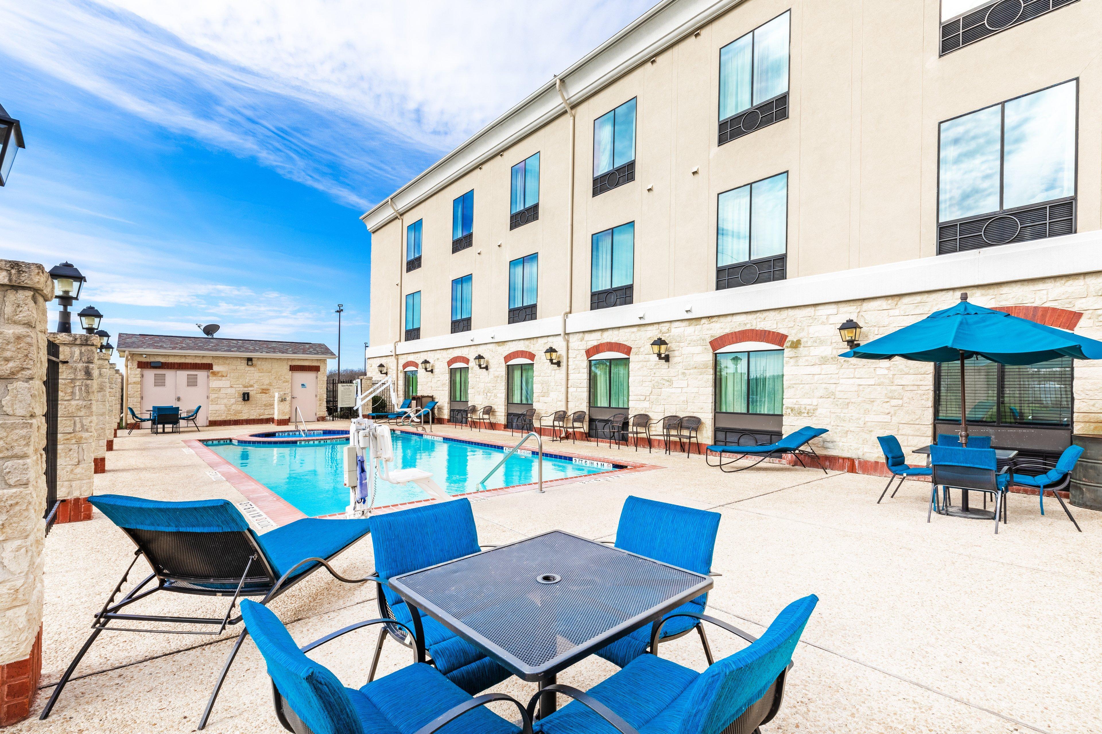 Holiday Inn Express Hotel & Suites Floresville By Ihg Exterior foto